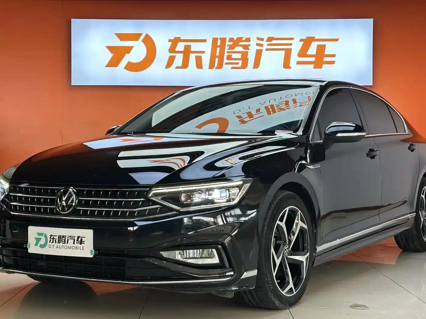 Volkswagen Magotan 2023 2 Millionth Unit Commemorative Edition 330TSI DSG Luxury — миниатюра 1