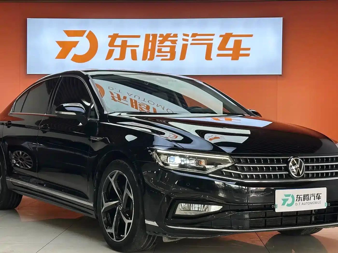 Volkswagen Magotan 2023 2 Millionth Unit Commemorative Edition 330TSI DSG Luxury — миниатюра 3