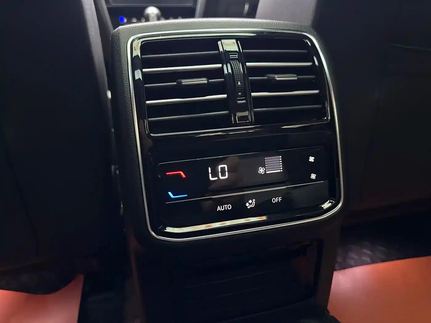 Volkswagen Magotan 2023 2 Millionth Unit Commemorative Edition 330TSI DSG Luxury — миниатюра 26