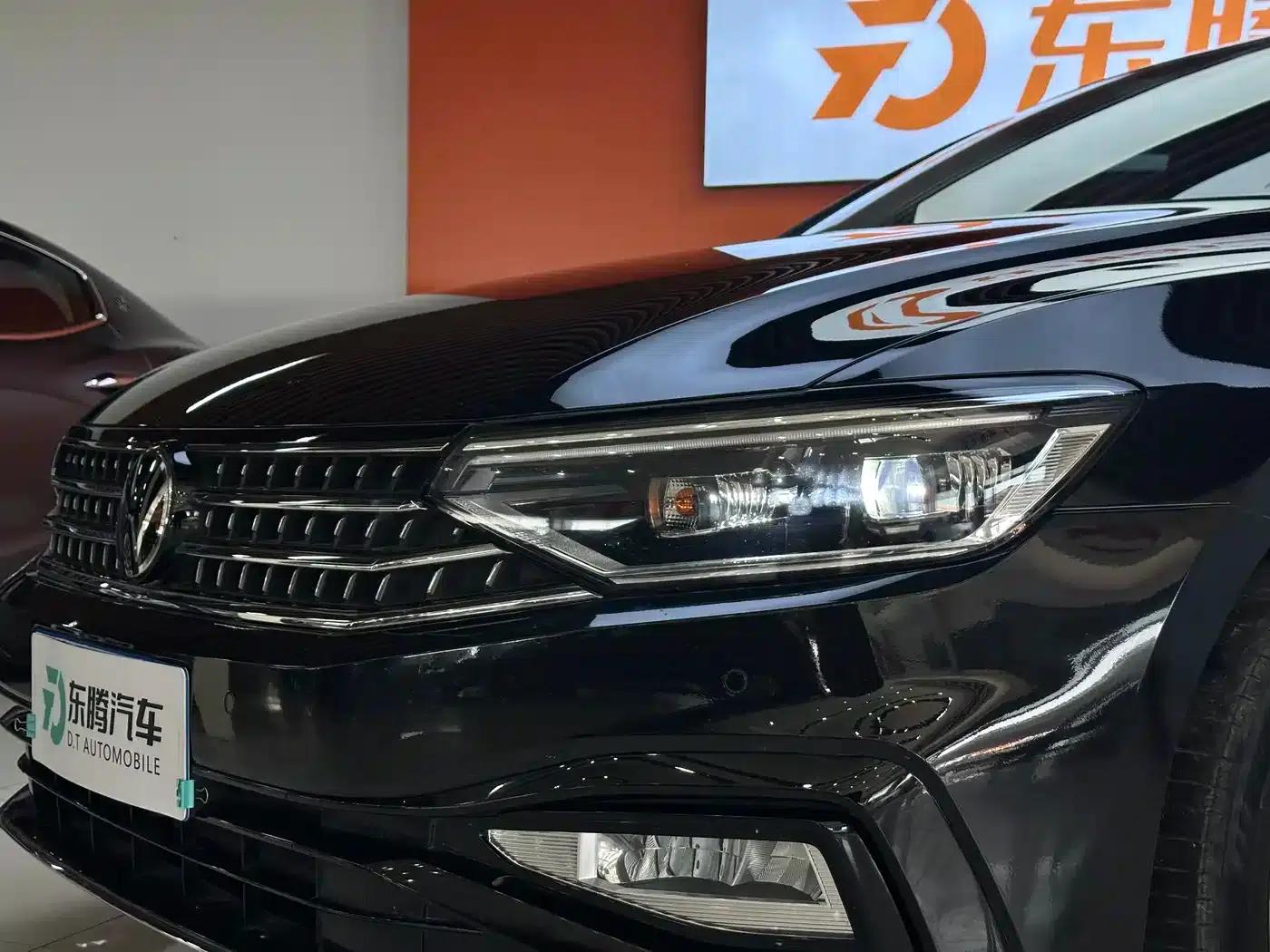 Volkswagen Magotan 2023 2 Millionth Unit Commemorative Edition 330TSI DSG Luxury — миниатюра 4