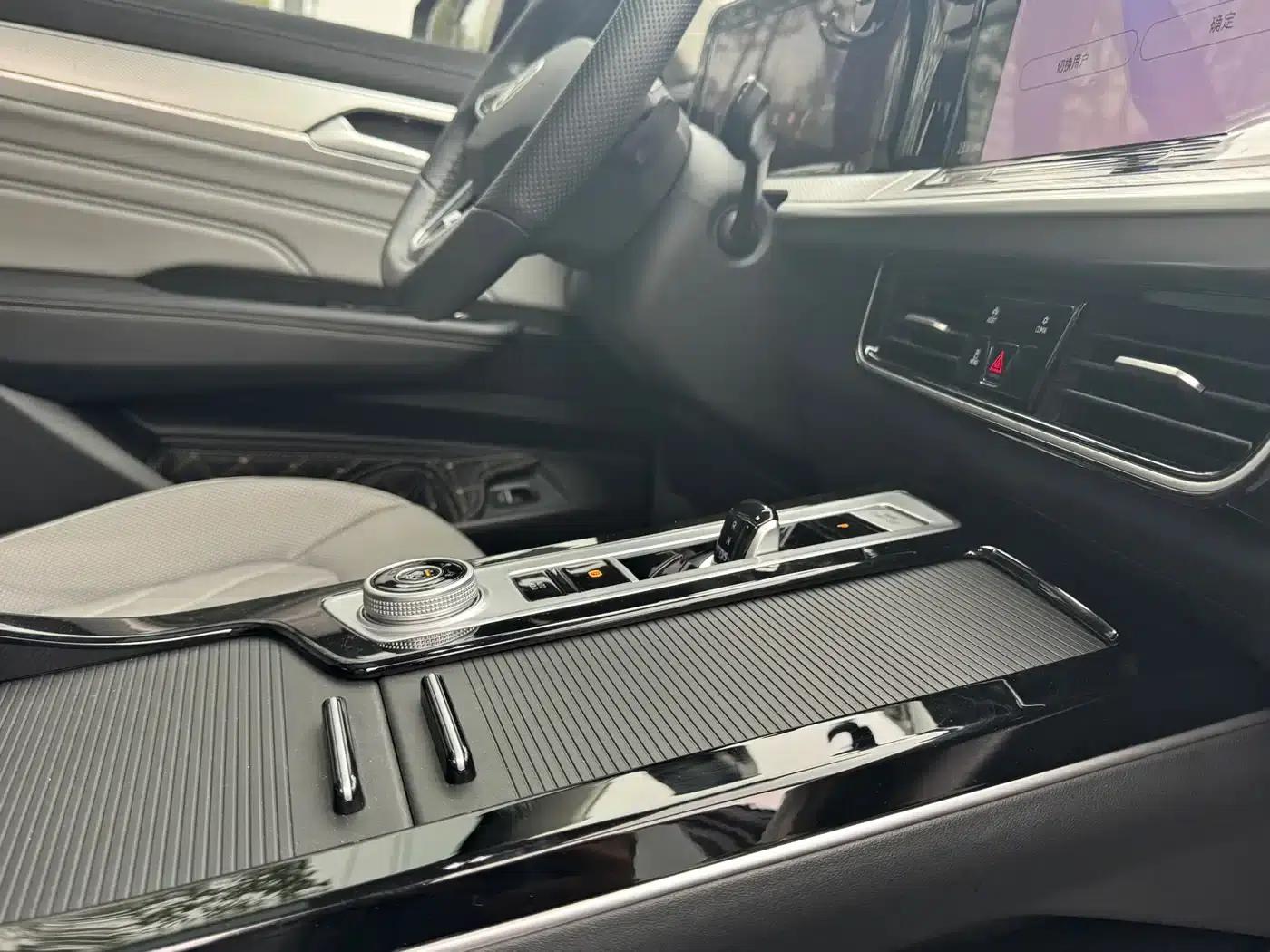 2023 Range Rover 380TSI AWD R-Line Cruiser — миниатюра 23