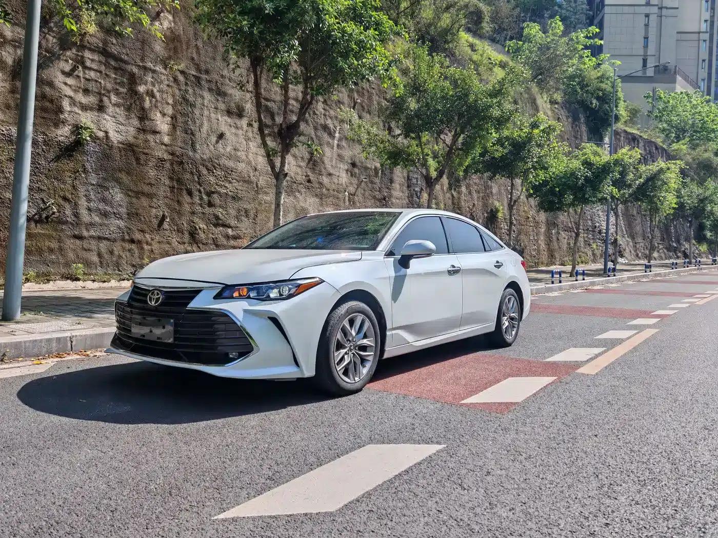 2019 Toyota Avalon 2.0L Luxury Edition (China VI Emission Standard) — миниатюра 3