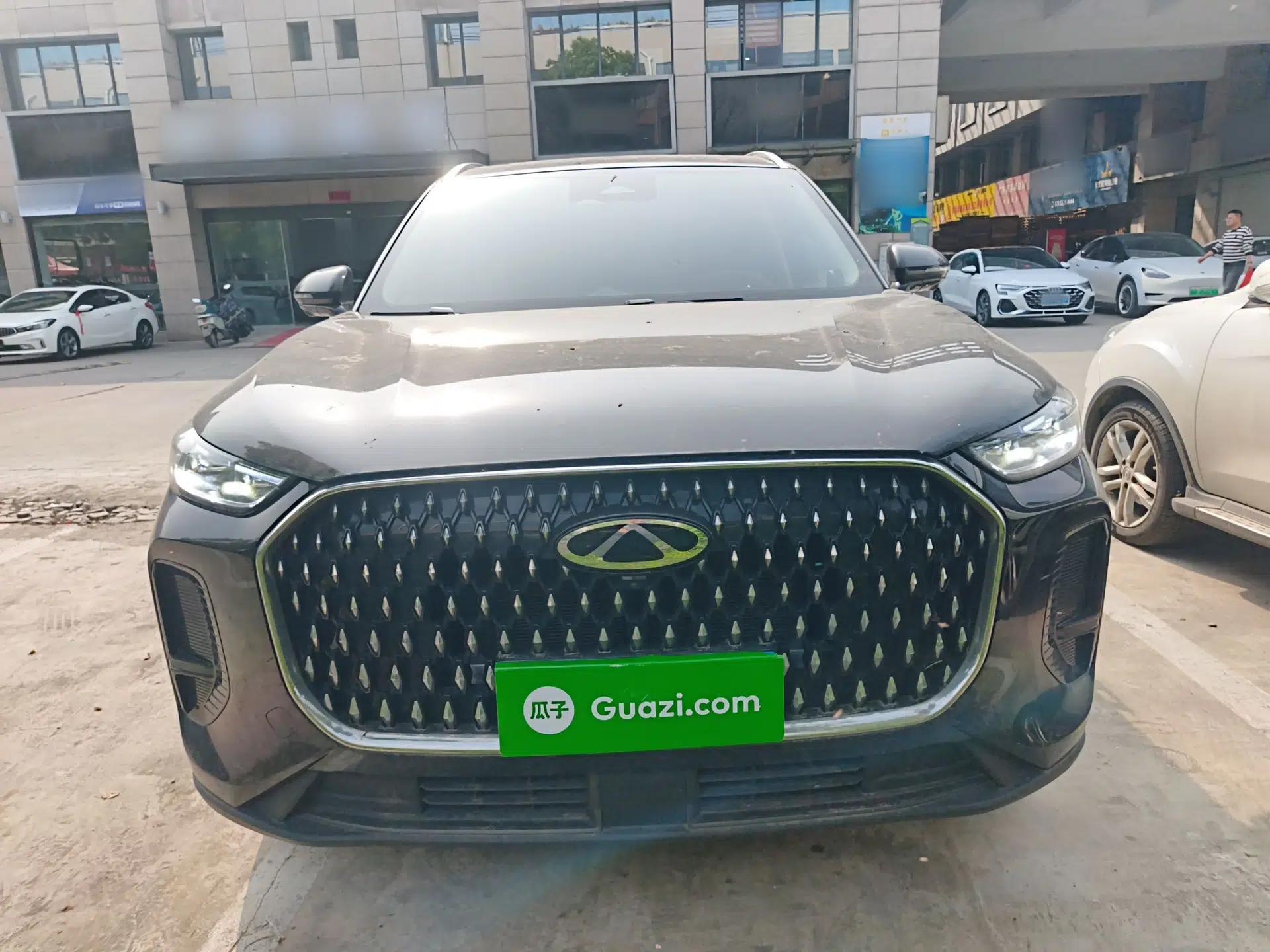 Chery Tiggo 8 L 2024 2.0T Two-Wheel Drive Luxury Edition 5 Seats — миниатюра 2