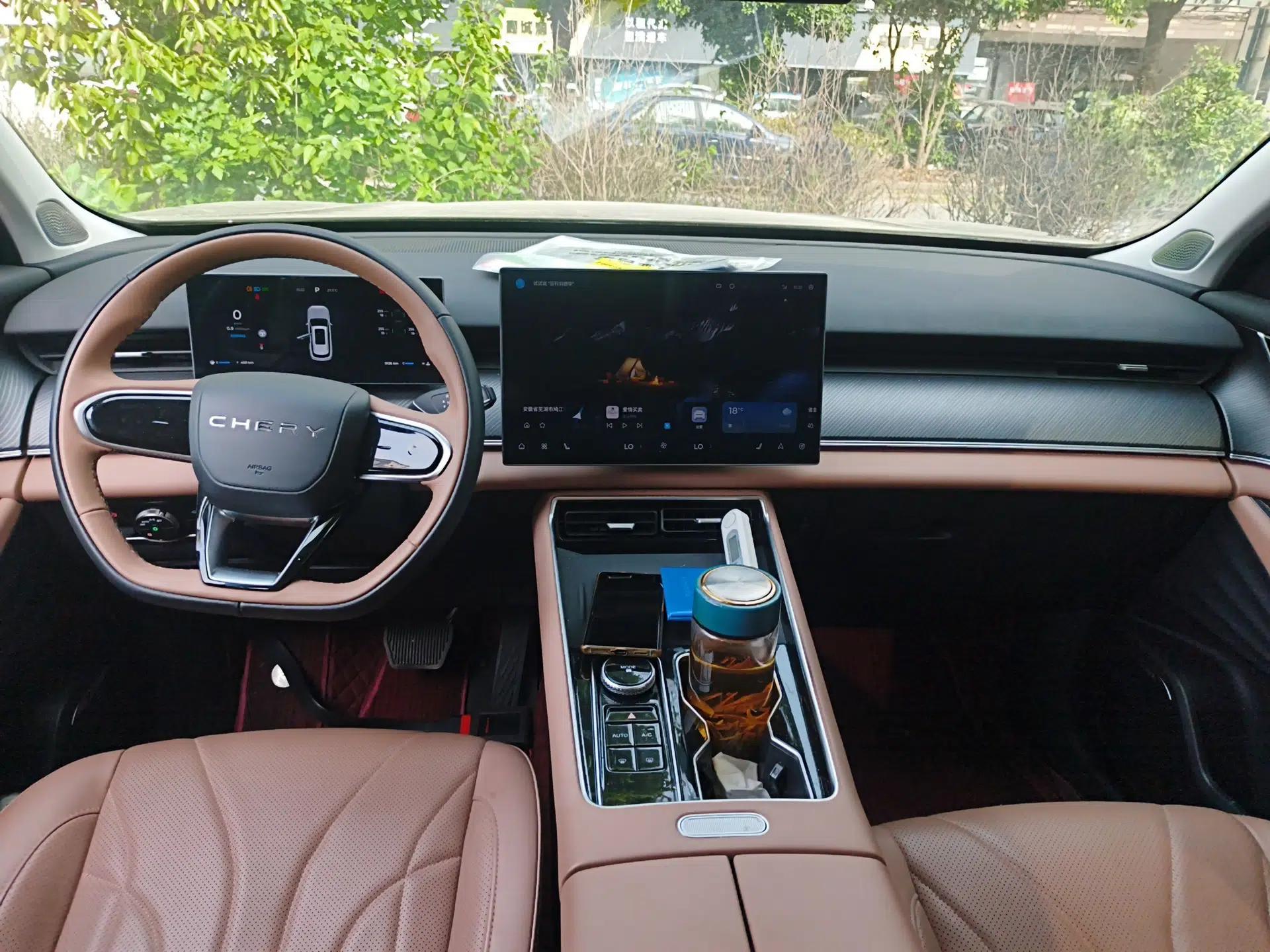 Chery Tiggo 8 L 2024 2.0T Two-Wheel Drive Luxury Edition 5 Seats — миниатюра 13