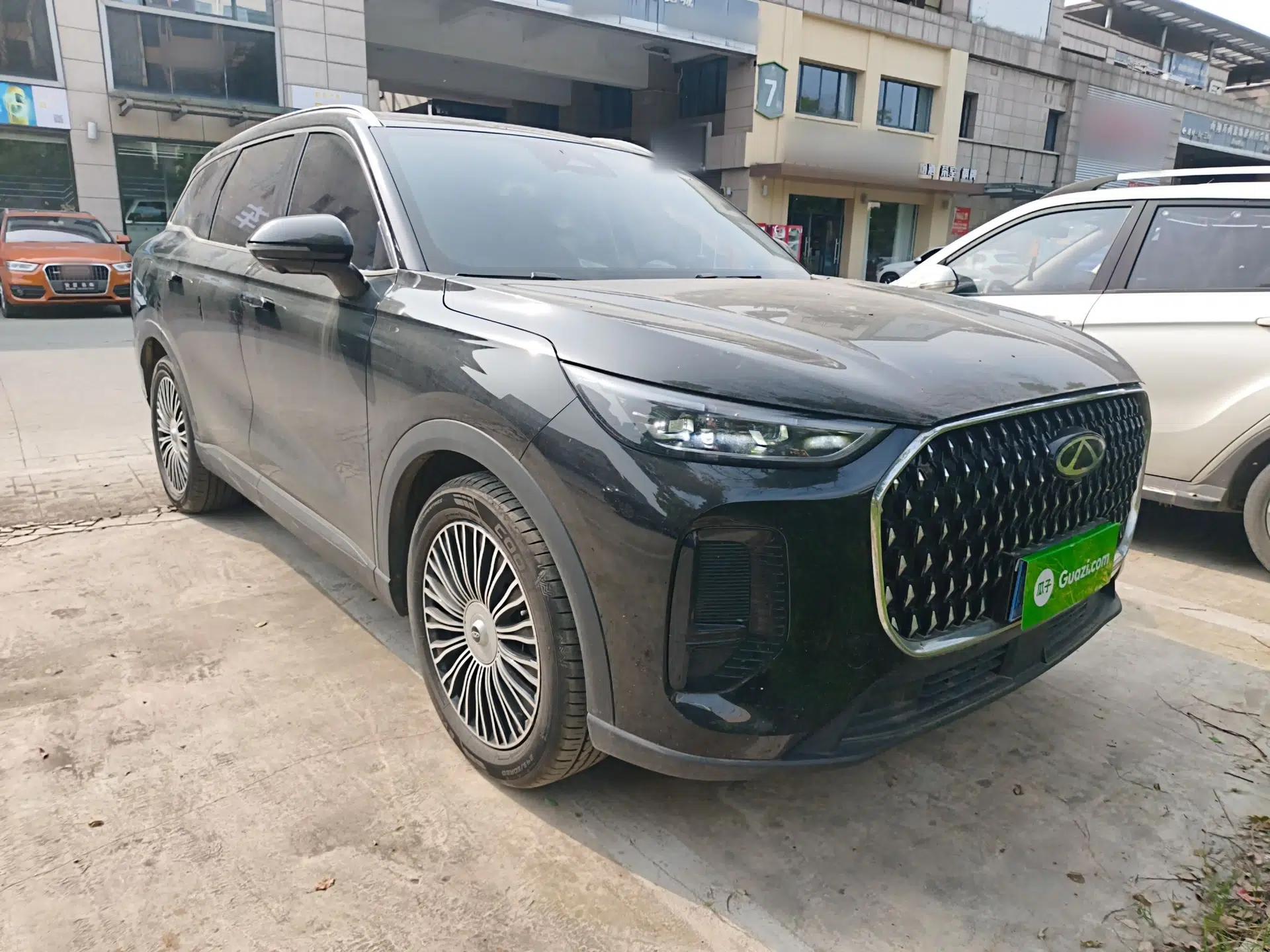 Chery Tiggo 8 L 2024 2.0T Two-Wheel Drive Luxury Edition 5 Seats — миниатюра 3