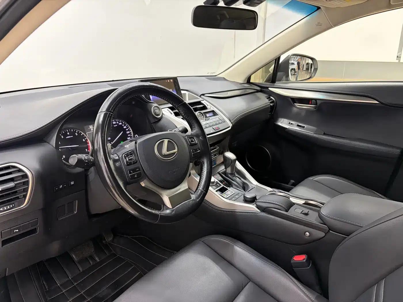 Lexus NX 2015 200t AWD Sport Edition — миниатюра 4