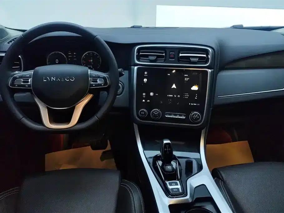 Lynk & Co 01 2017 2.0T 2WD Pro Edition — миниатюра 12