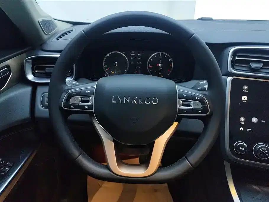 Lynk & Co 01 2017 2.0T 2WD Pro Edition — миниатюра 15