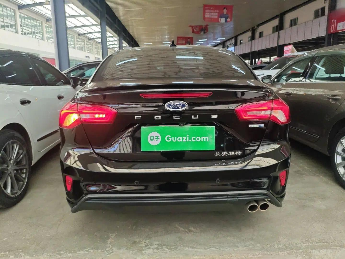 Ford Focus 2021 Sedan EcoBoost 180 Automatic ST Line — миниатюра 5