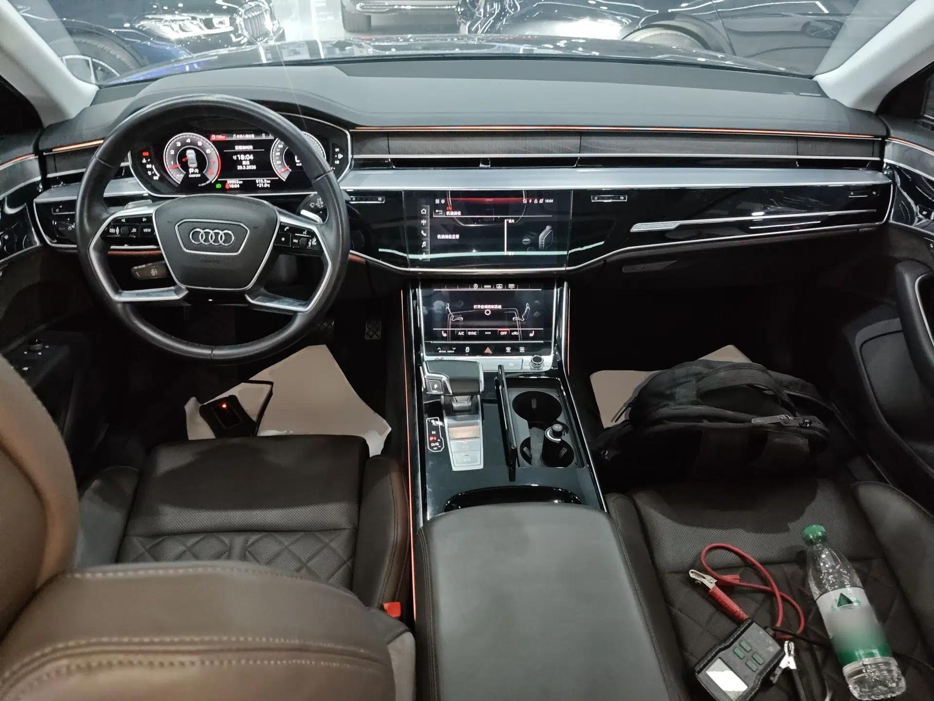 Audi A8 2021 A8L 50 TFSI quattro Comfort Model — миниатюра 12