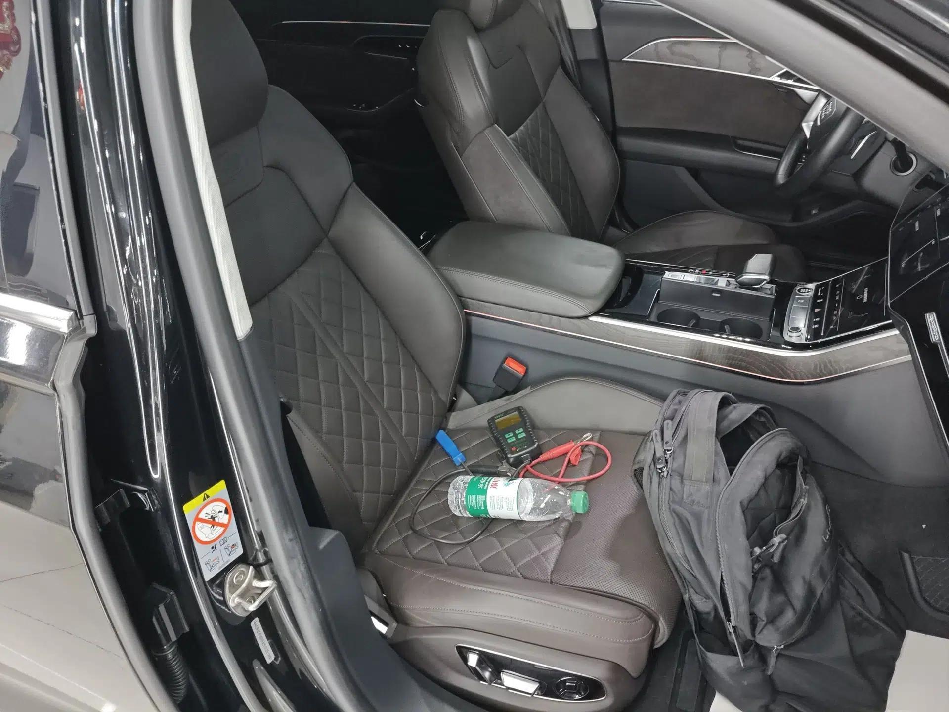 Audi A8 2021 A8L 50 TFSI quattro Comfort Model — миниатюра 23