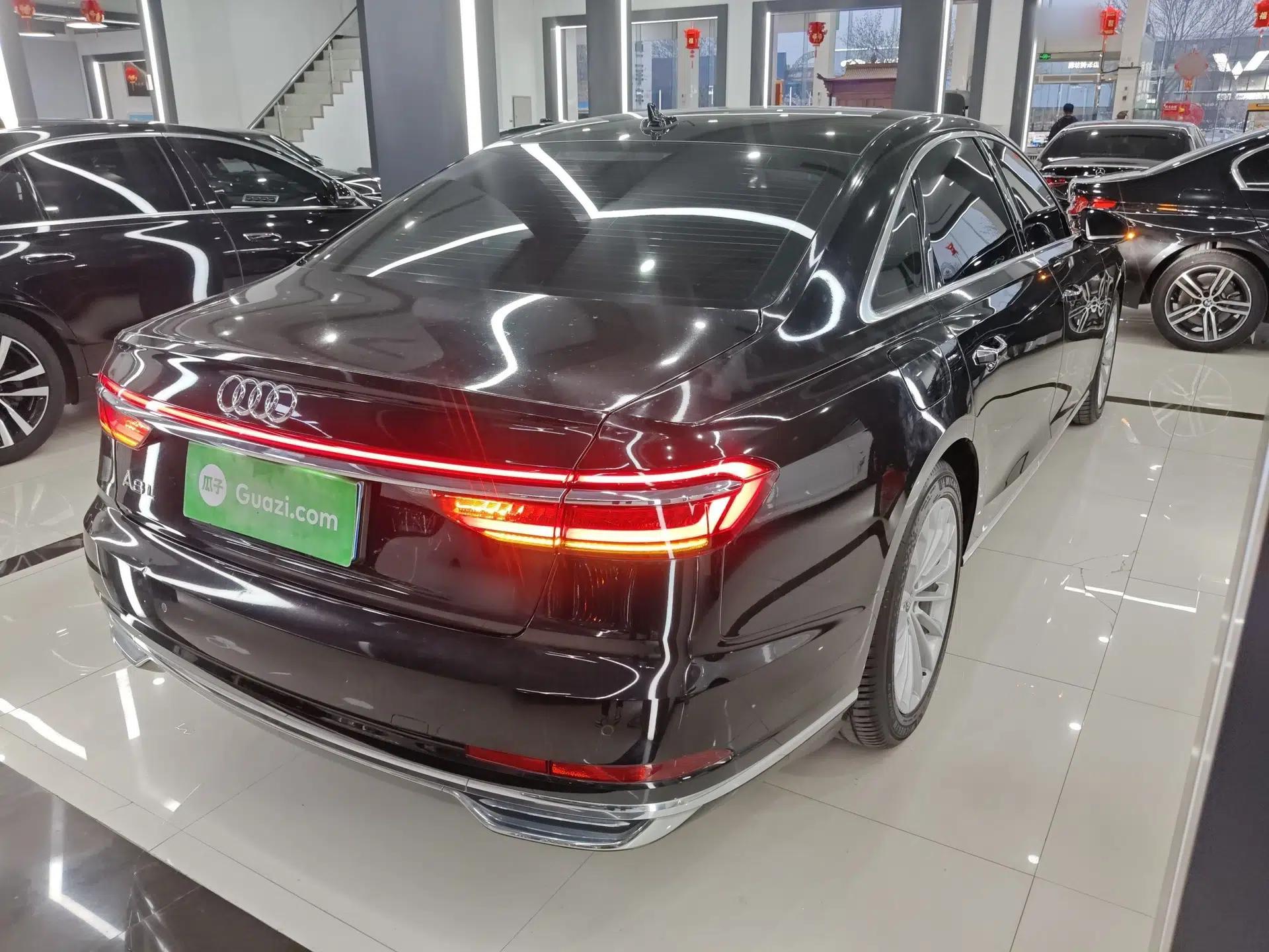 Audi A8 2021 A8L 50 TFSI quattro Comfort Model — миниатюра 4