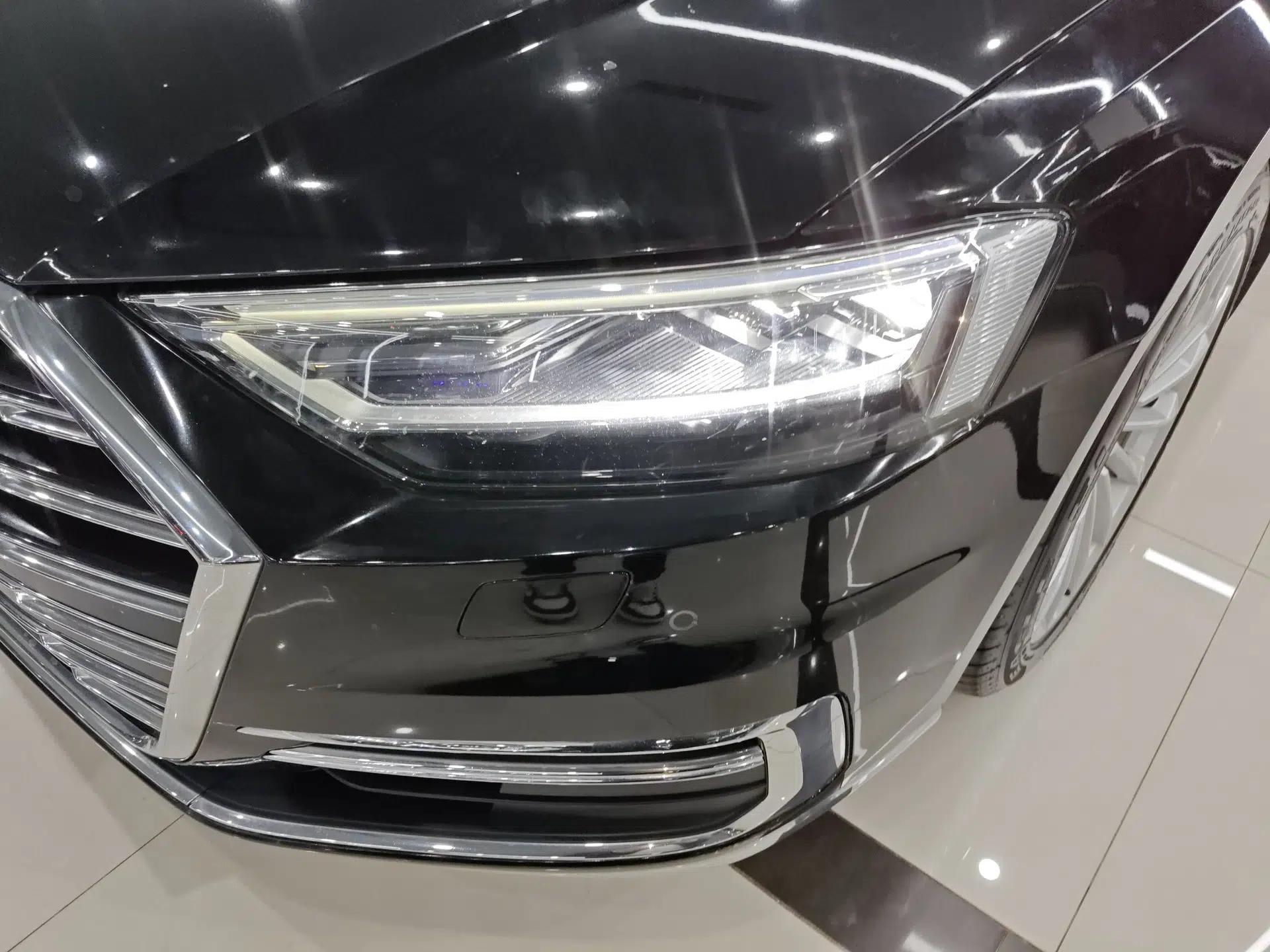 Audi A8 2021 A8L 50 TFSI quattro Comfort Model — миниатюра 5