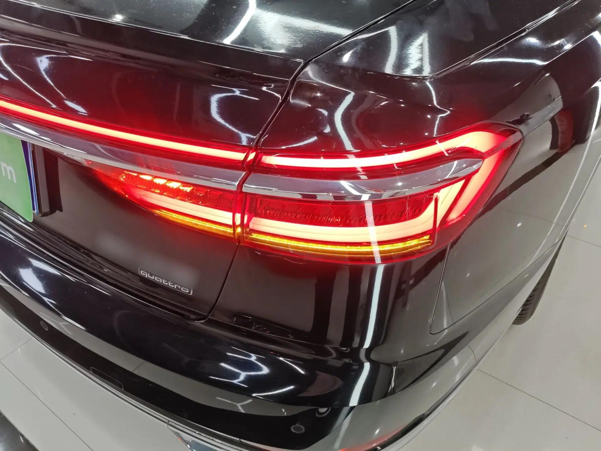 Audi A8 2021 A8L 50 TFSI quattro Comfort Model — миниатюра 8