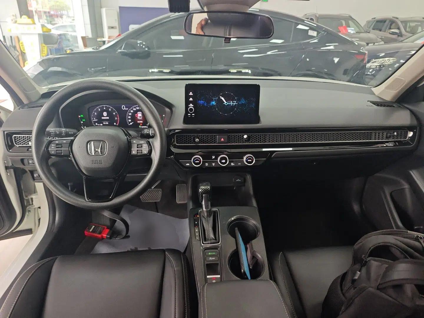 Honda Civic 2022 240TURBO CVT Dynamic Edition — миниатюра 12