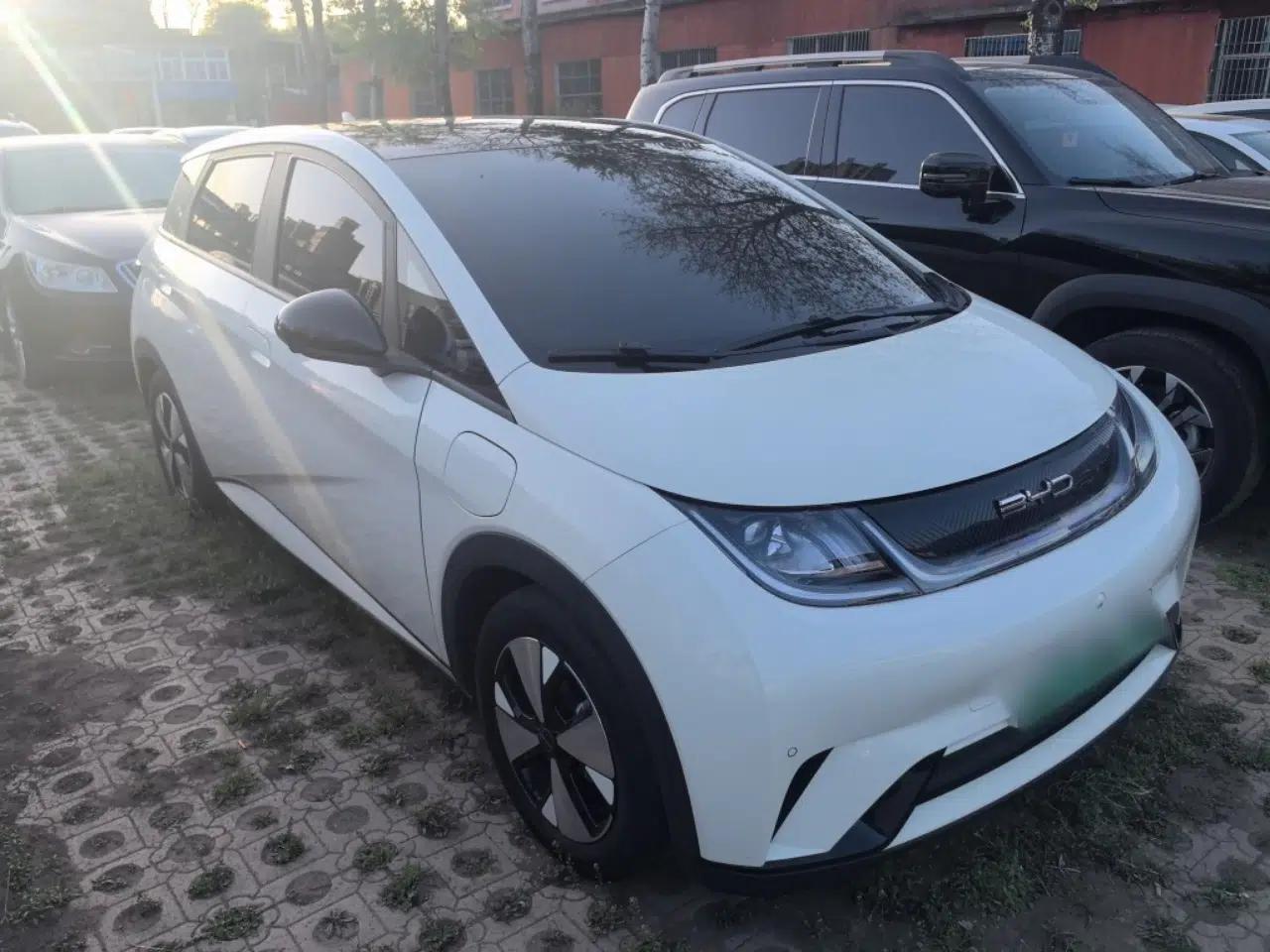 BYD Dolphin 2023 420 km Fashion Edition — миниатюра 3