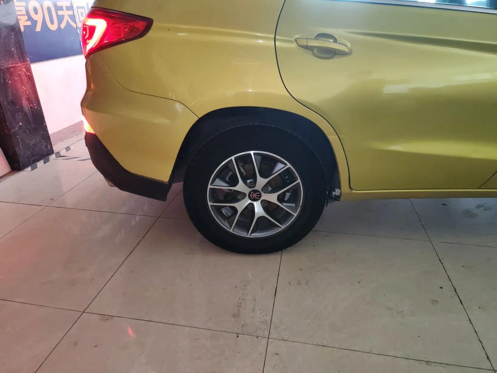 BYD Song 2016 GaiShi Edition 1.5TI Manual Elite Model — миниатюра 10