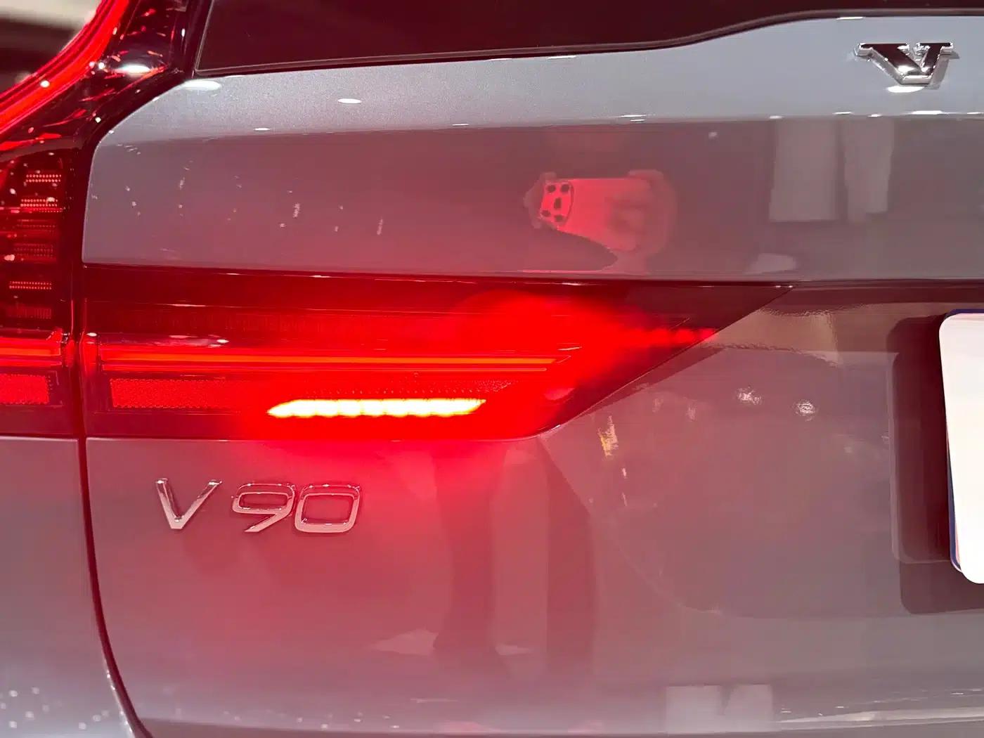 2022 Volvo V90 Cross Country B5 AWD Smart Edition — миниатюра 19