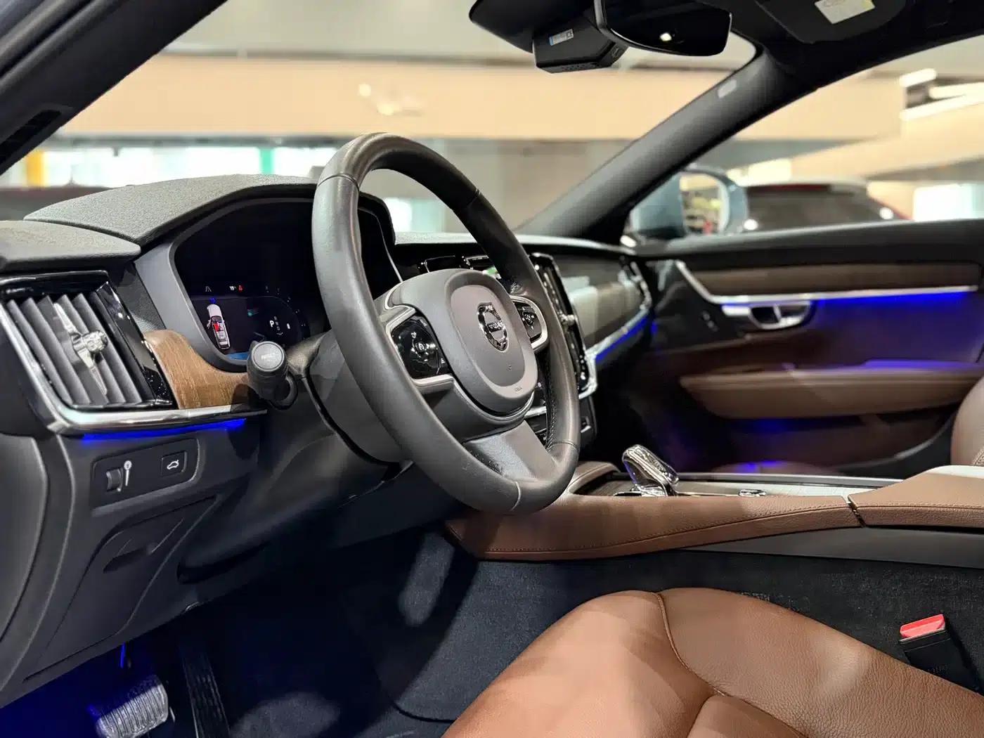 2022 Volvo V90 Cross Country B5 AWD Smart Edition — миниатюра 22