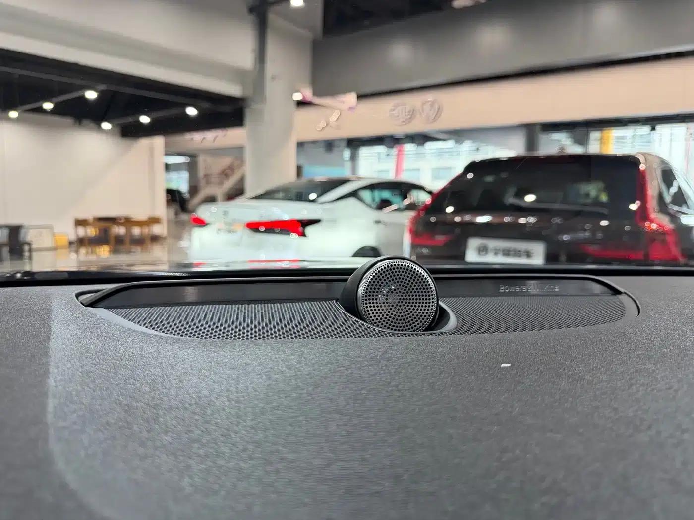 2022 Volvo V90 Cross Country B5 AWD Smart Edition — миниатюра 27