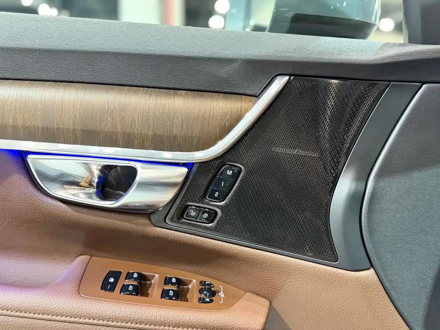 2022 Volvo V90 Cross Country B5 AWD Smart Edition — миниатюра 28