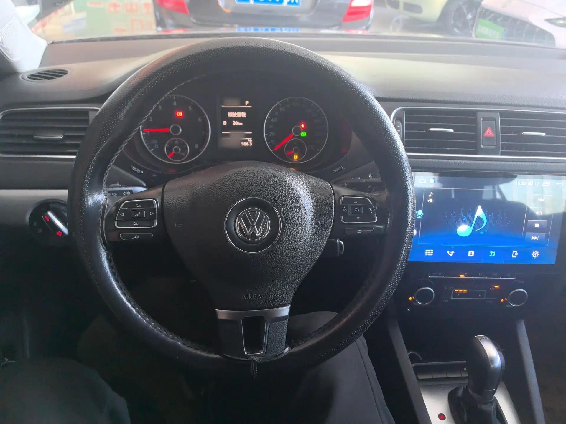 Volkswagen Sagitar 2014 Revised Version 1.4TSI Automatic Luxury Edition — миниатюра 13