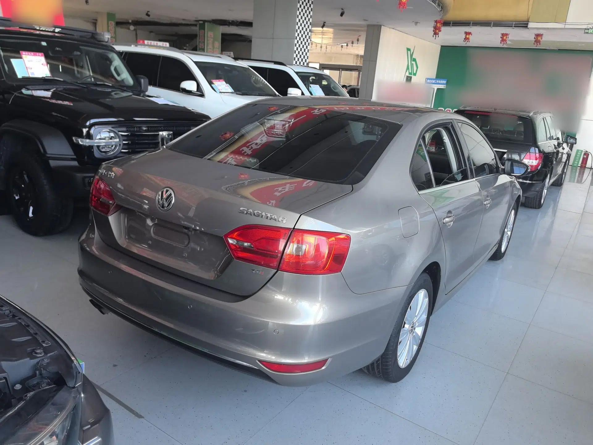 Volkswagen Sagitar 2014 Revised Version 1.4TSI Automatic Luxury Edition — миниатюра 6