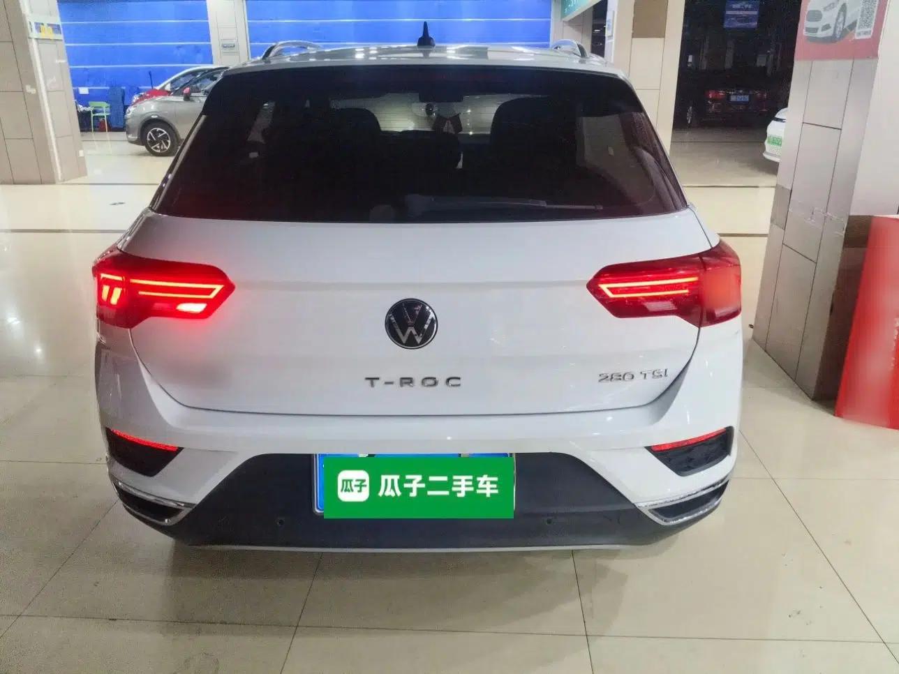 Volkswagen T-ROC 2021 280TSI DSG Two-Wheel Drive Elite Connect Edition — миниатюра 3