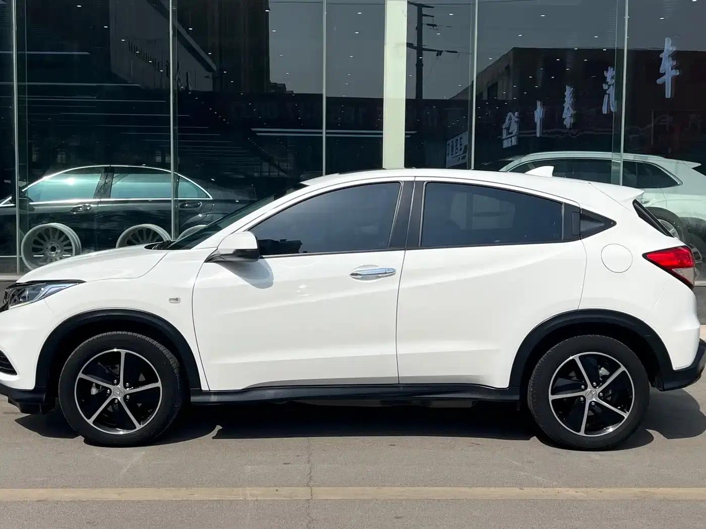 Vezel 2020 1.5L CVT Pioneer Edition — миниатюра 3