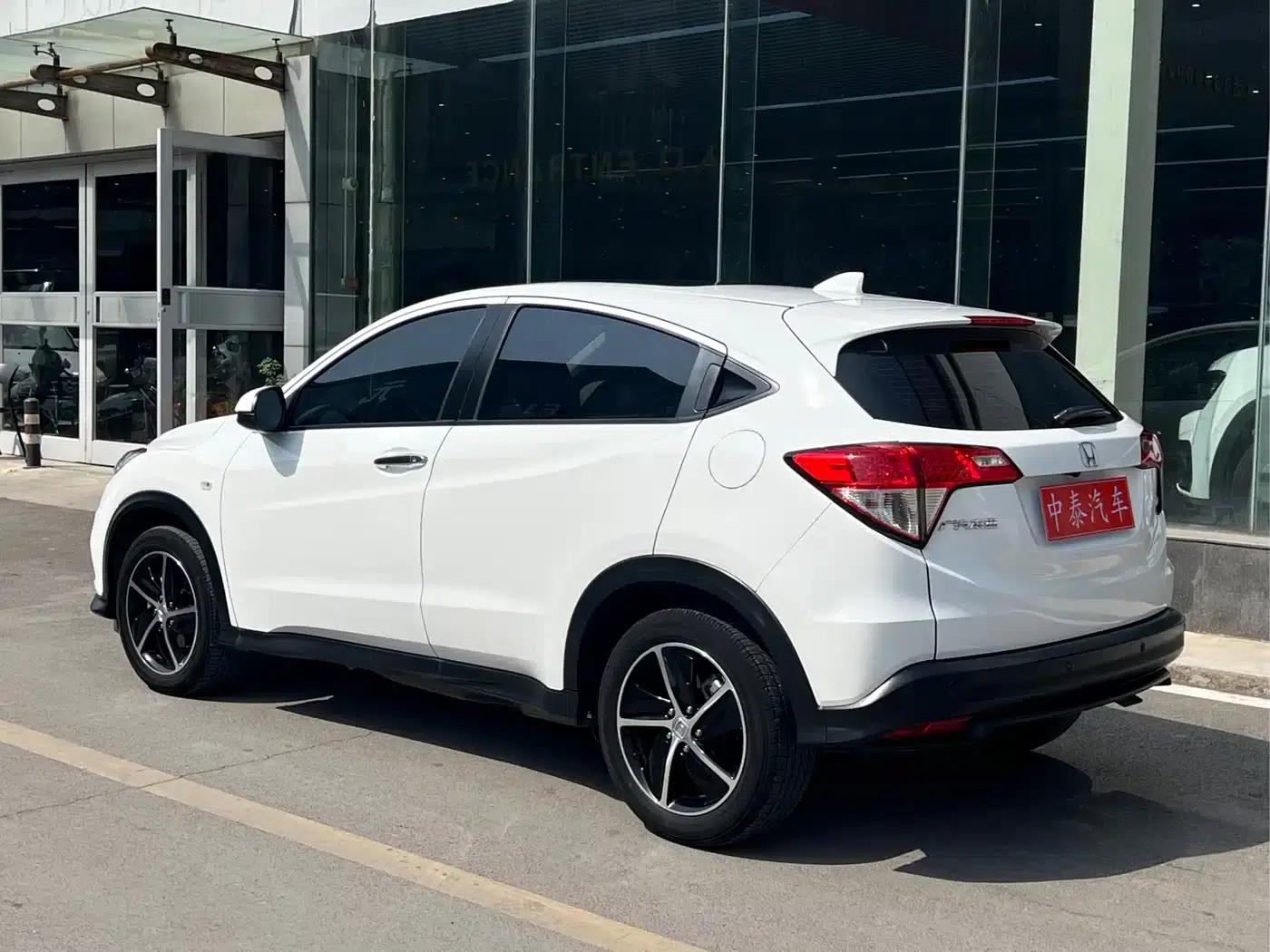 Vezel 2020 1.5L CVT Pioneer Edition — миниатюра 4