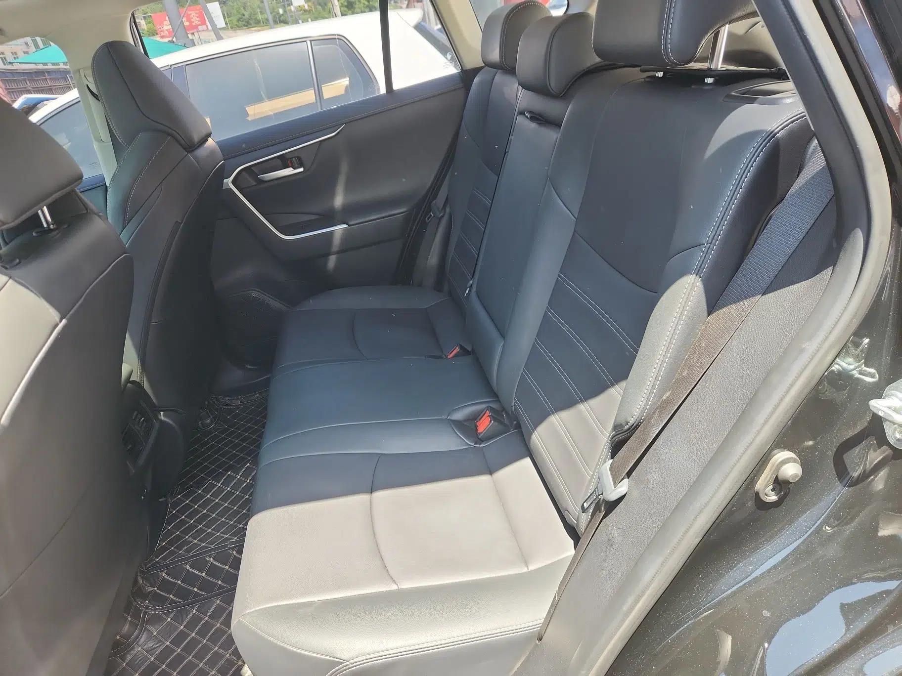 Toyota Wildlander 2022 2.0L CVT Two-Wheel Drive Luxury PLUS Edition — миниатюра 20