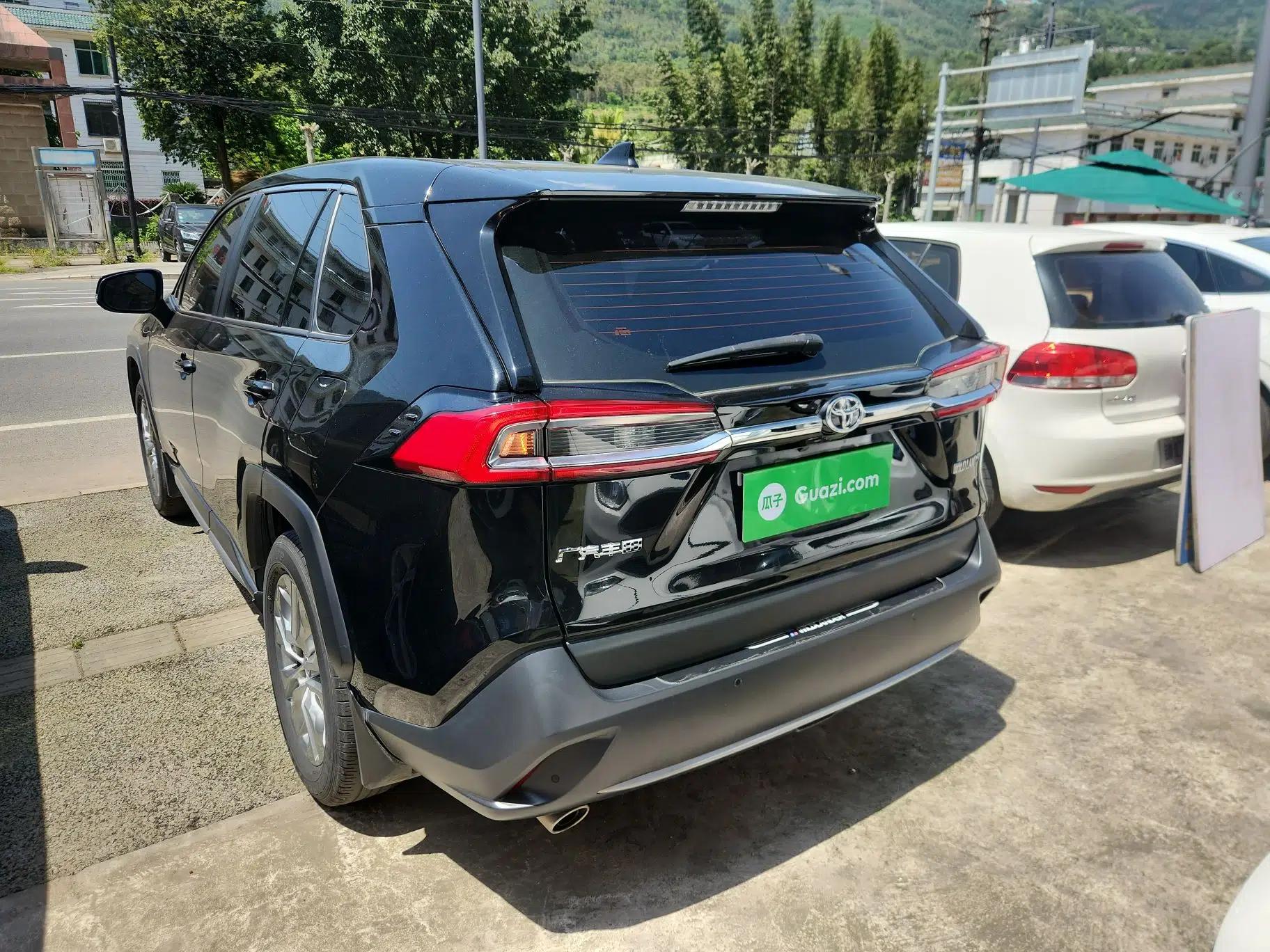 Toyota Wildlander 2022 2.0L CVT Two-Wheel Drive Luxury PLUS Edition — миниатюра 4