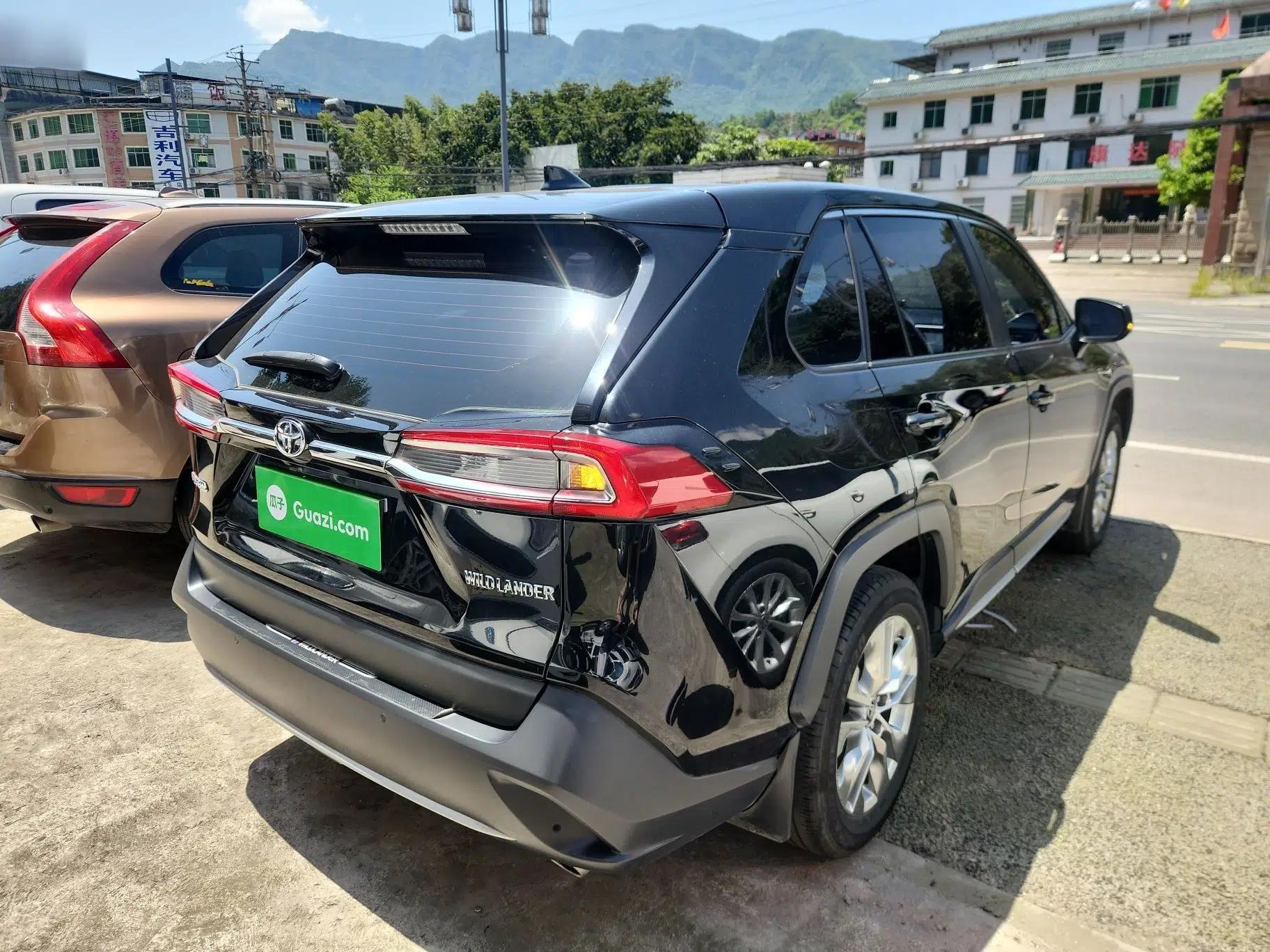 Toyota Wildlander 2022 2.0L CVT Two-Wheel Drive Luxury PLUS Edition — миниатюра 6