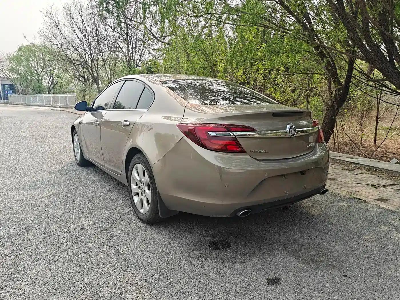 Buick Regal 2015 2.0L Leading Fashion Edition — миниатюра 9