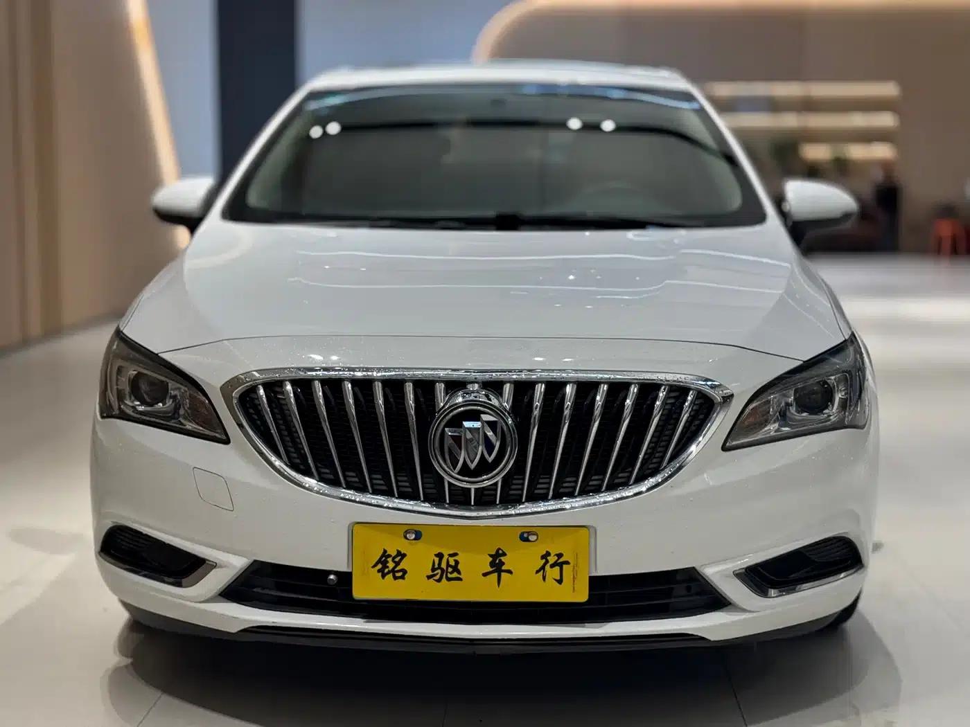 Buick Verano 2017 Sedan 15S Automatic Leading Edition — миниатюра 2