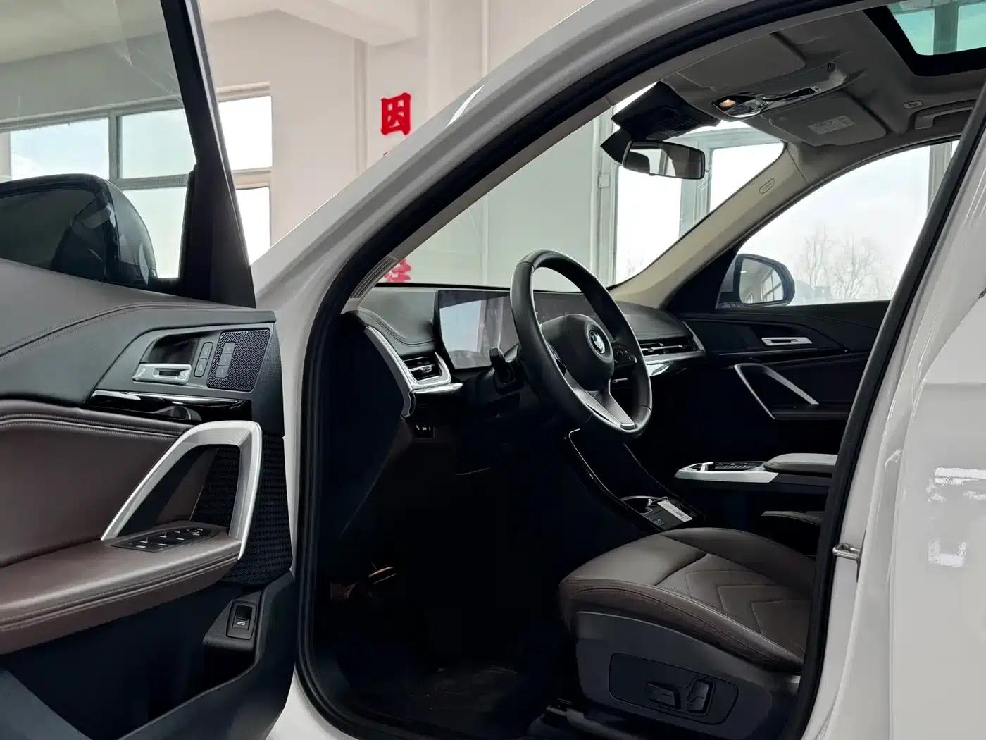 2023 BMW X1 sDrive20Li X Design Package — миниатюра 5