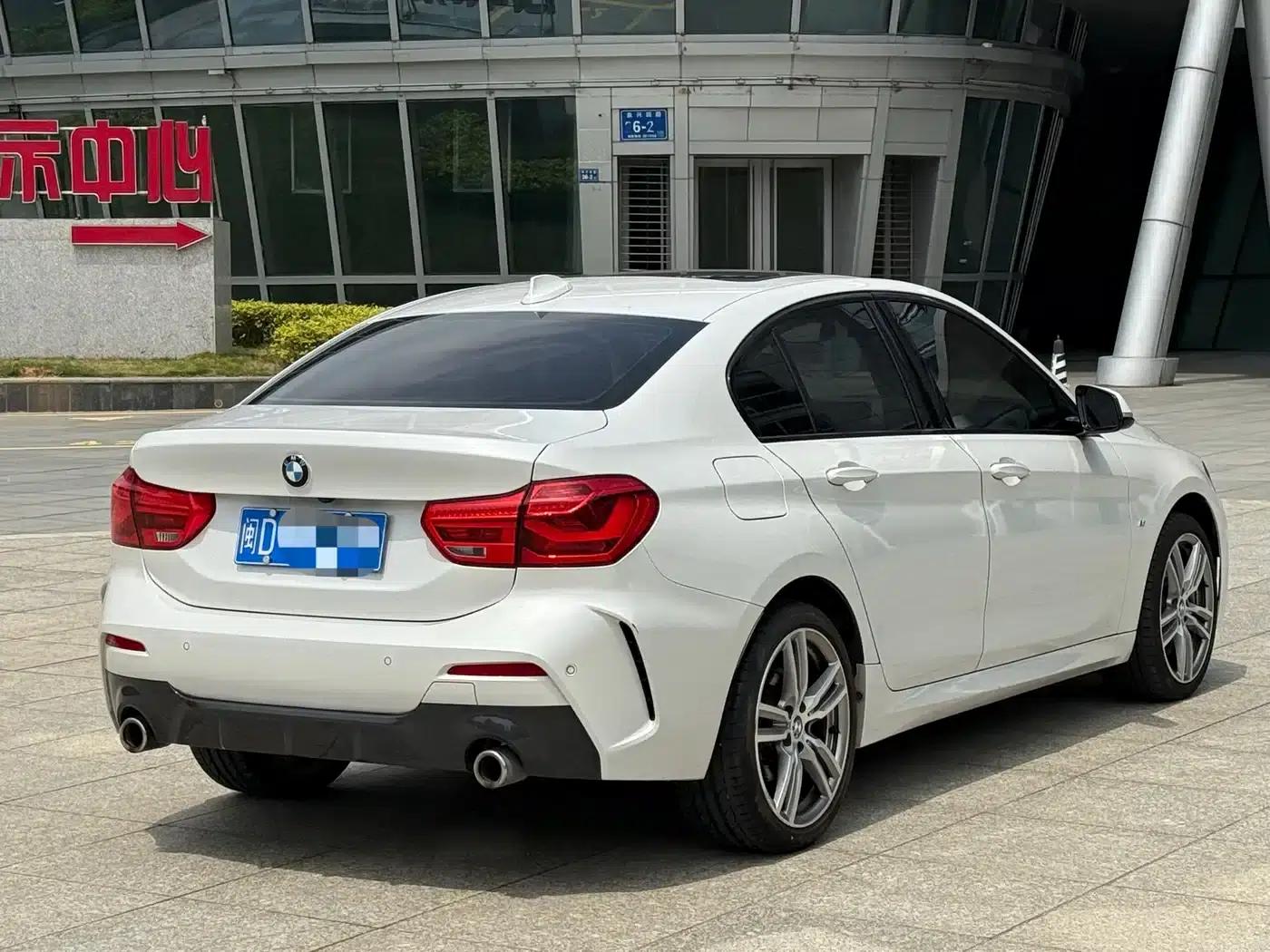 2019 BMW 1 Series 120i Leading M Sport Package — миниатюра 4