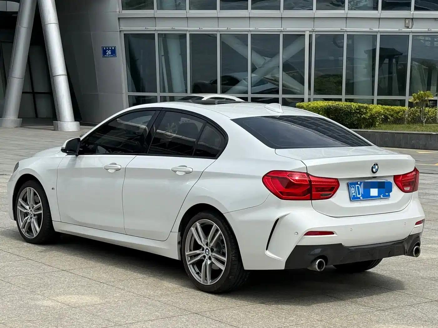 2019 BMW 1 Series 120i Leading M Sport Package — миниатюра 6