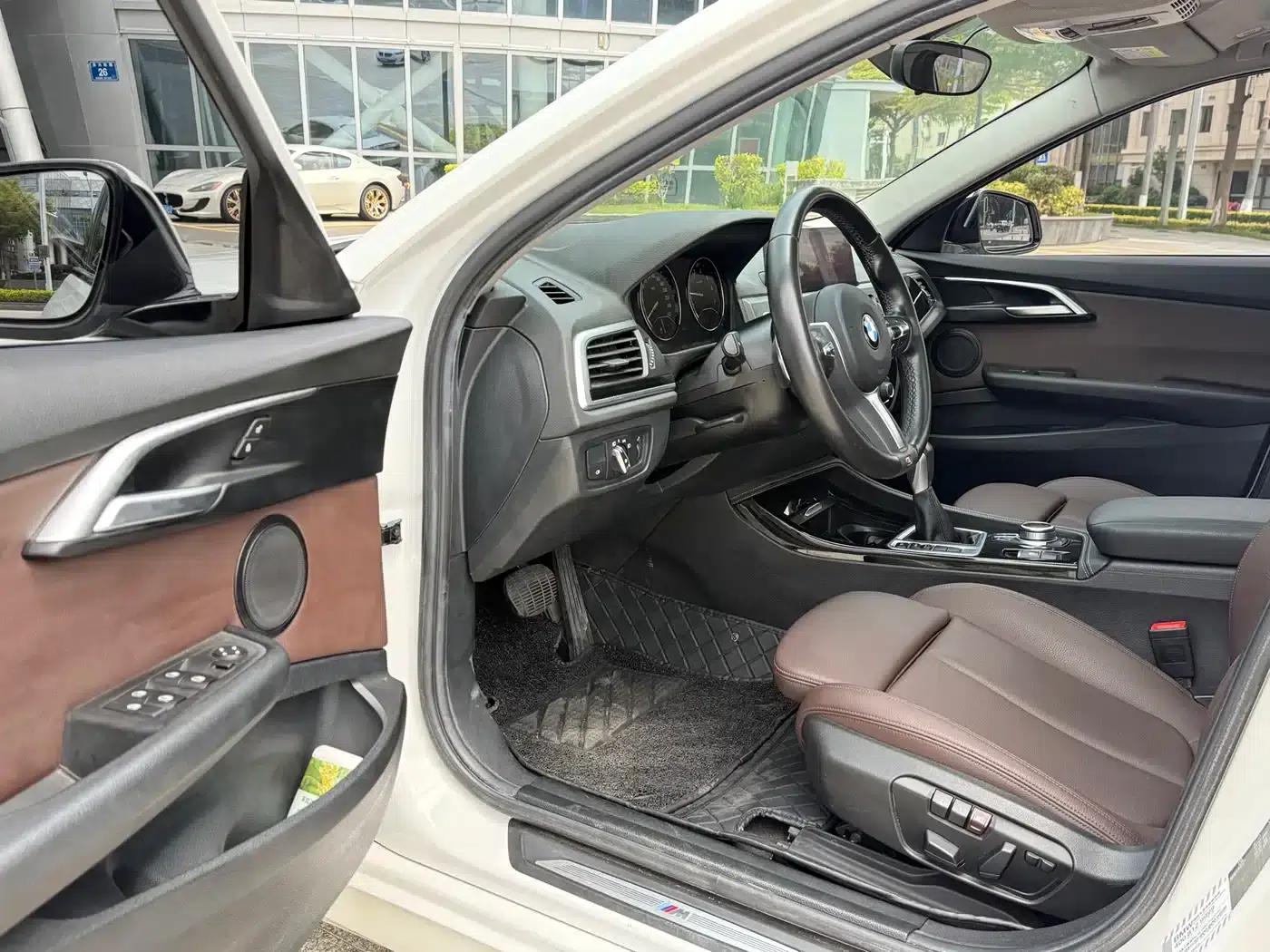 2019 BMW 1 Series 120i Leading M Sport Package — миниатюра 9