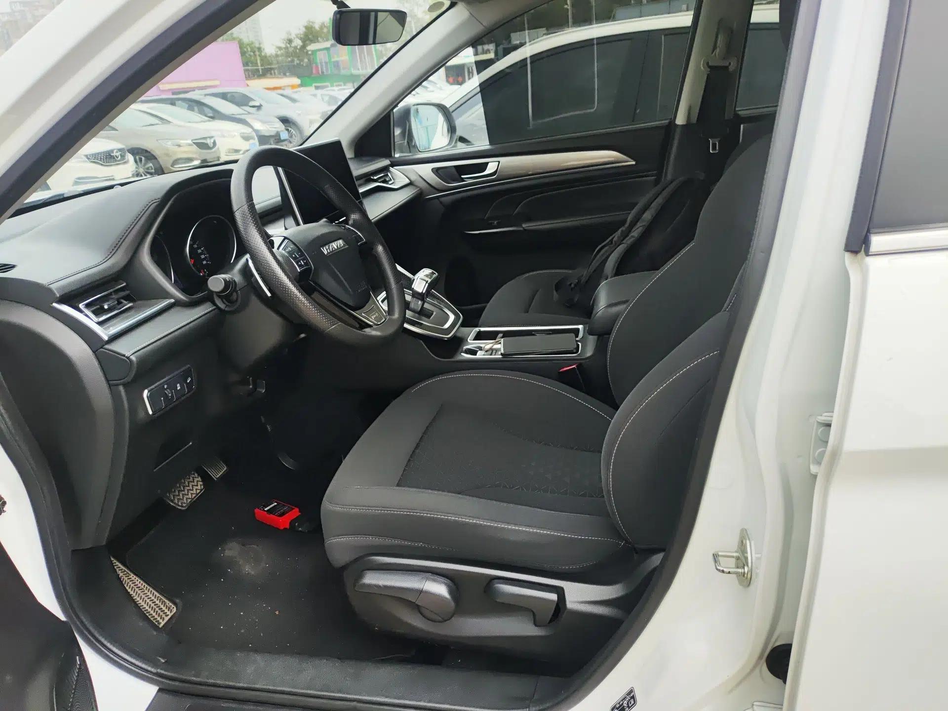 Haval M6 2021 PLUS 1.5T DCT Elite Smart Connectivity Model — миниатюра 17