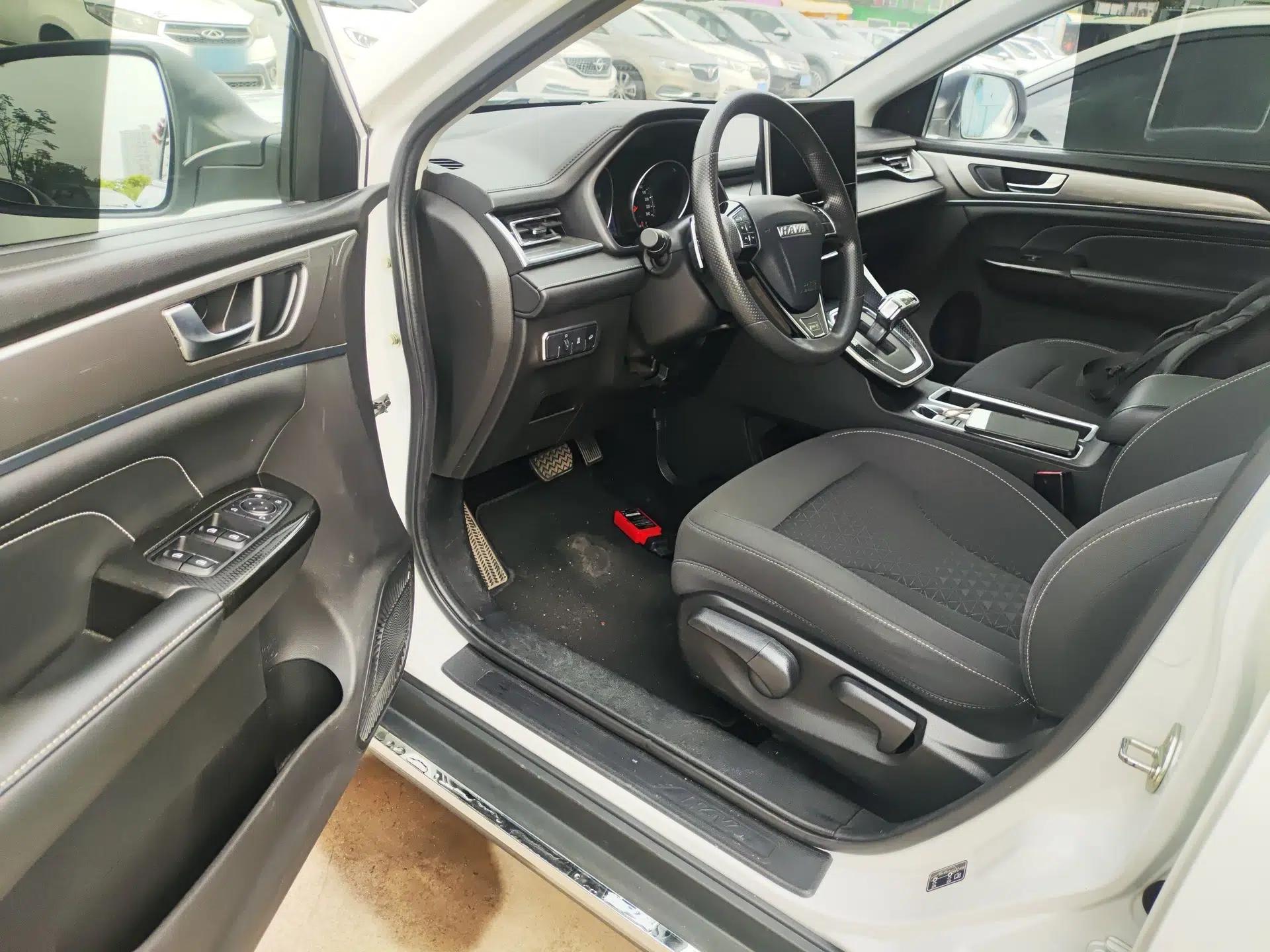 Haval M6 2021 PLUS 1.5T DCT Elite Smart Connectivity Model — миниатюра 18