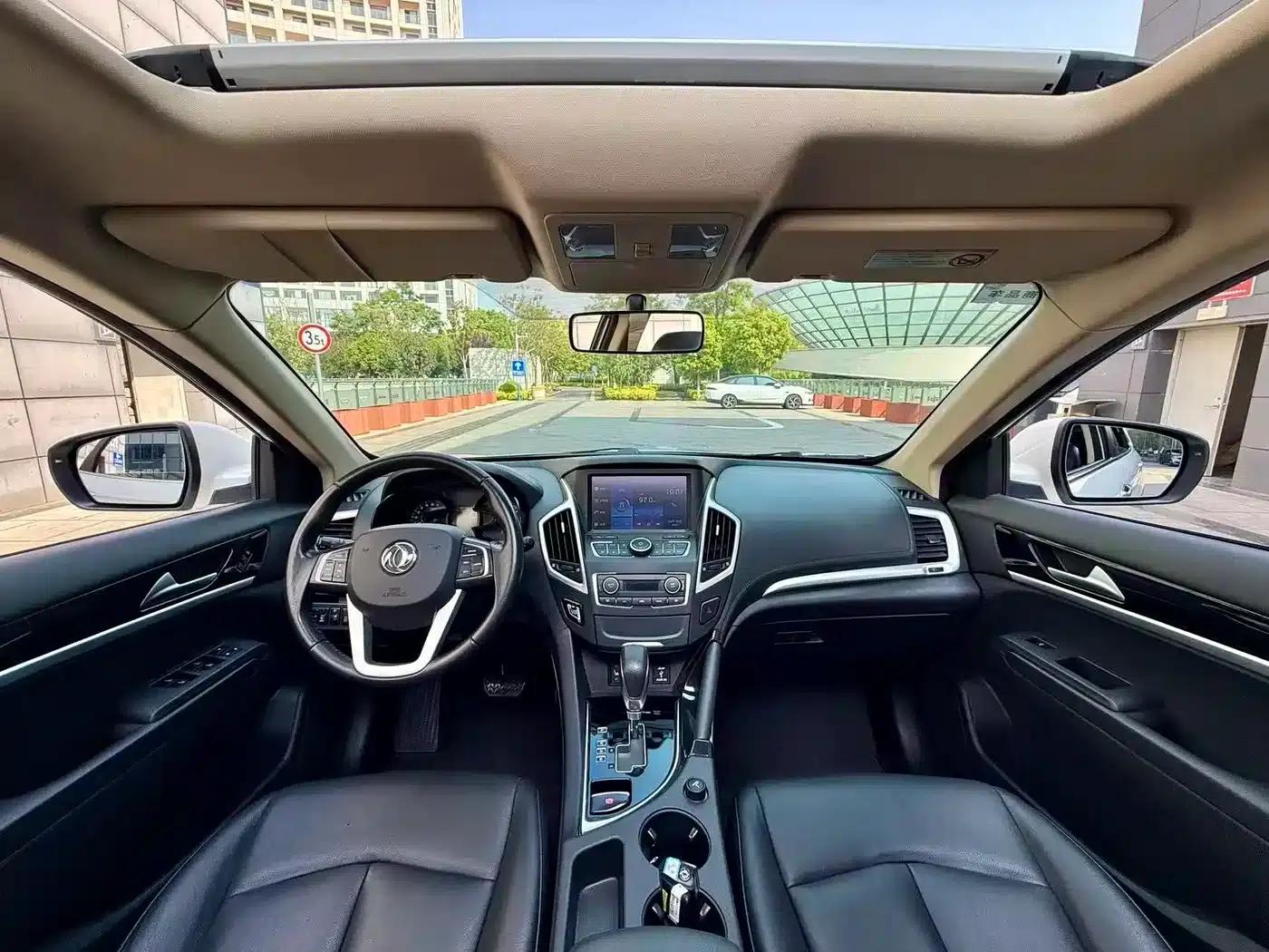 Dongfeng Fengshen AX7 2015 Model 2.3L Automatic Smart Supreme Edition — миниатюра 4