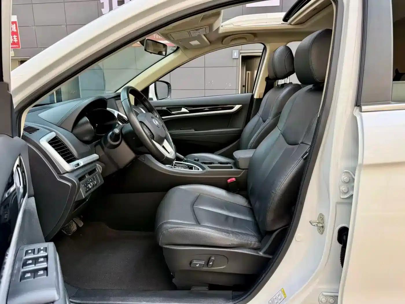Dongfeng Fengshen AX7 2015 Model 2.3L Automatic Smart Supreme Edition — миниатюра 5