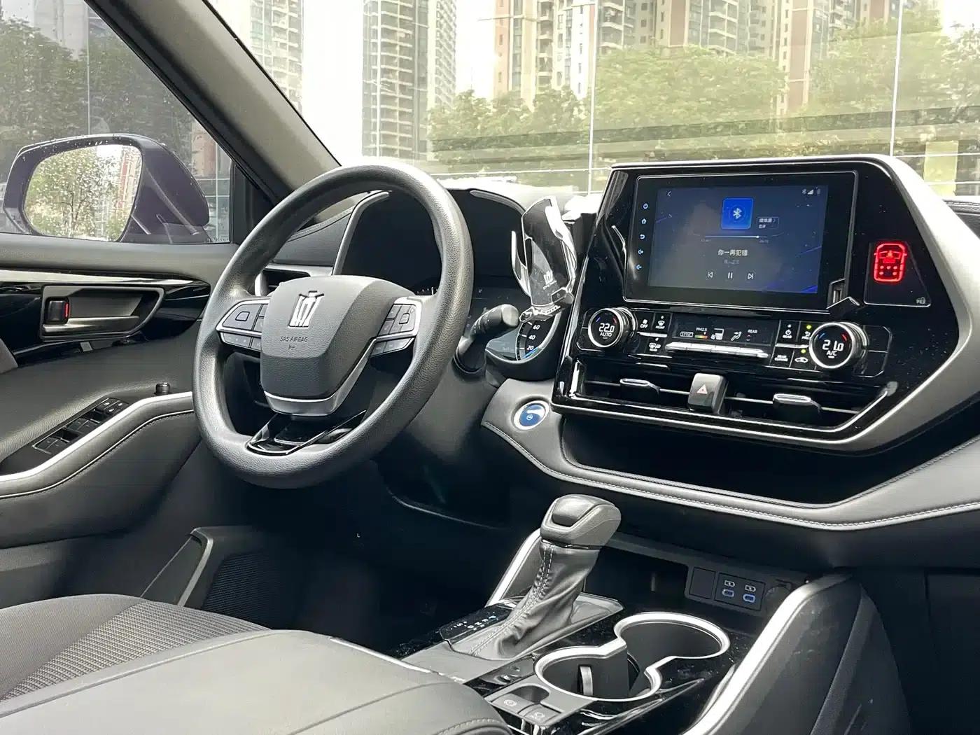 Crown Land Cruiser 2022 2.5L HEV 2WD Elite Edition — миниатюра 9