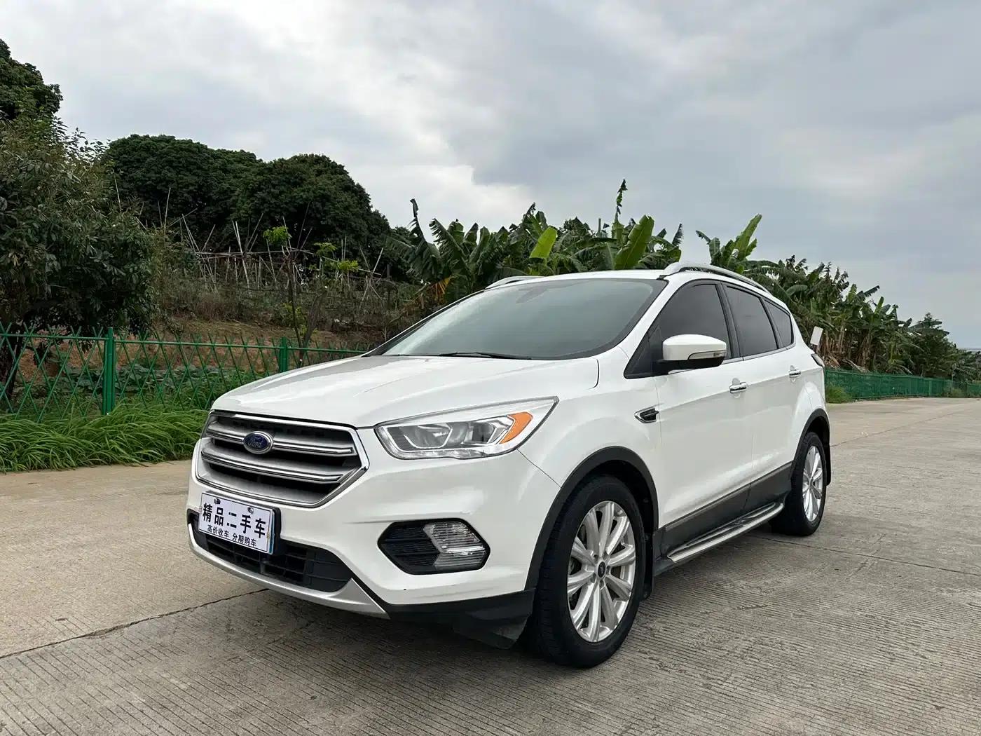2017 Ford Kuga EcoBoost 180 2WD Luxury Edition — миниатюра 1