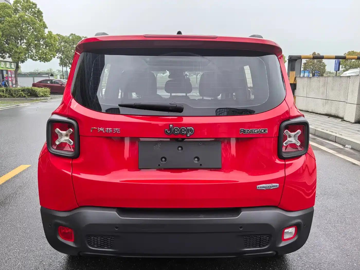 Jeep Renegade 2017 180T Automatic Performance Edition — миниатюра 9