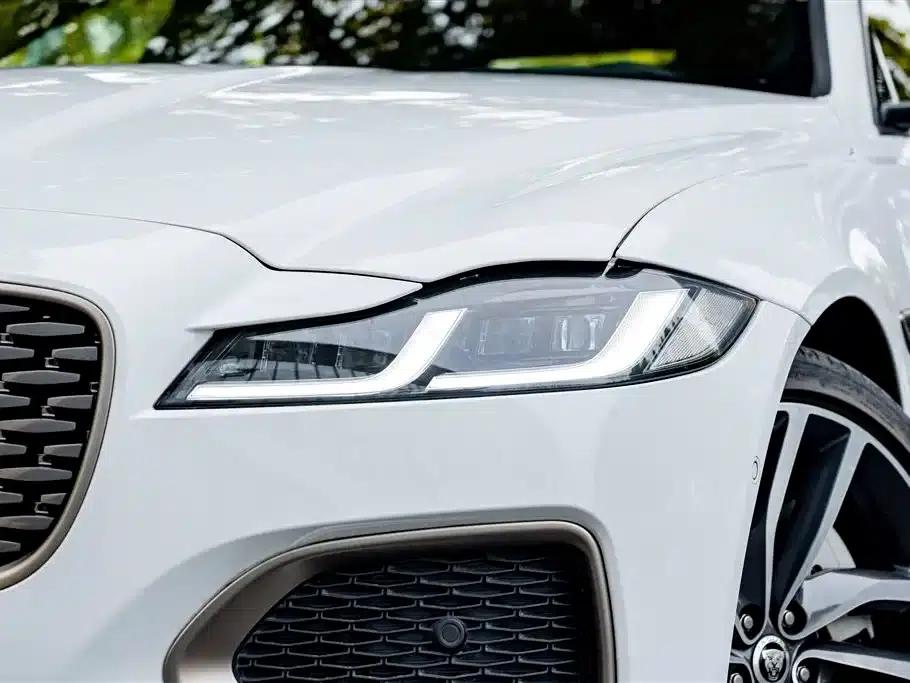 Jaguar XFL 2024 2.0T P300 AWD Flagship Sport Gold Edition — миниатюра 4