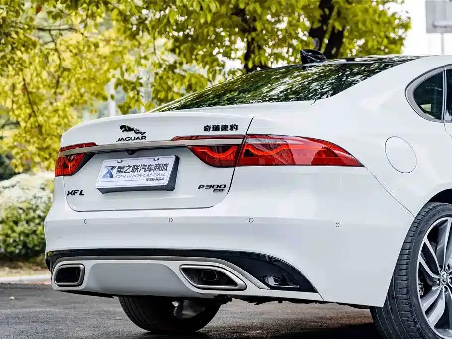 Jaguar XFL 2024 2.0T P300 AWD Flagship Sport Gold Edition — миниатюра 7