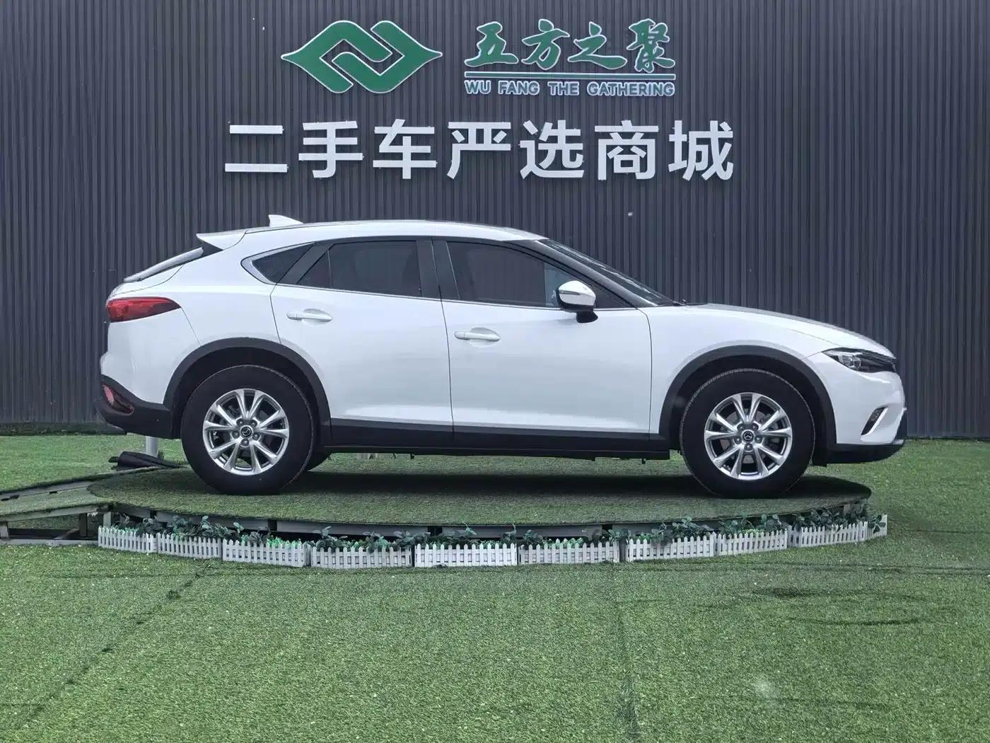 Mazda CX-4 2016 2.0L Automatic 2WD Blue Sky Vitality Edition — миниатюра 4