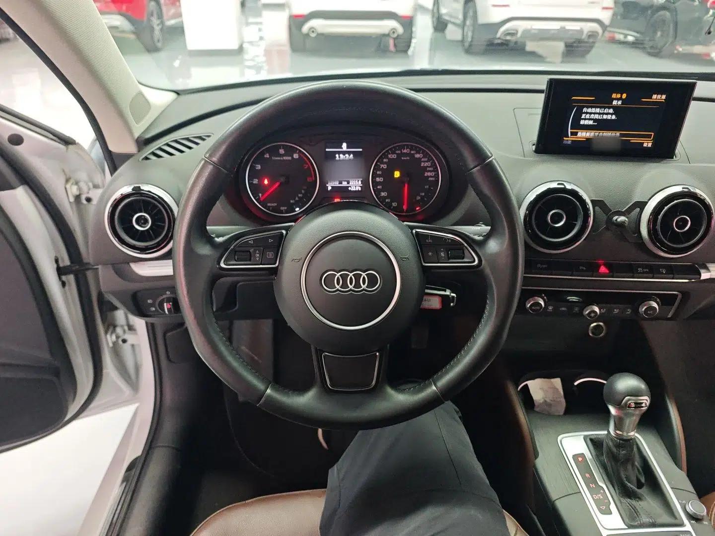 Audi A3 2016 Limousine 35 TFSI Style Edition — миниатюра 14
